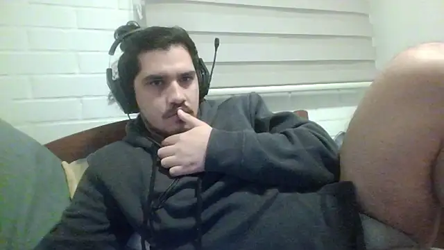 hung weeb online show from May 6, 2026, 5:35 am