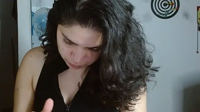 Snapshot of Nikkykora15 chatting on February 14, 2026, 2:30 am Nikkykora15 online show from February 14, 2026, 2:30 am