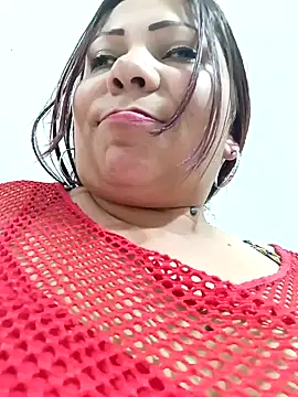 Snapshot of Alyona21 chatting on February 6, 2025, 12:22 am Alyona21 online show from February 6, 2025, 12:22 am