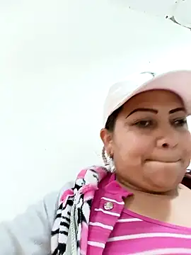 Snapshot of Alyona21 chatting on February 13, 2025, 11:47 pm Alyona21 online show from February 13, 2025, 11:47 pm