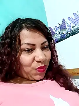 Snapshot of Alyona21 chatting on February 4, 2026, 2:39 am Alyona21 online show from February 4, 2026, 2:39 am