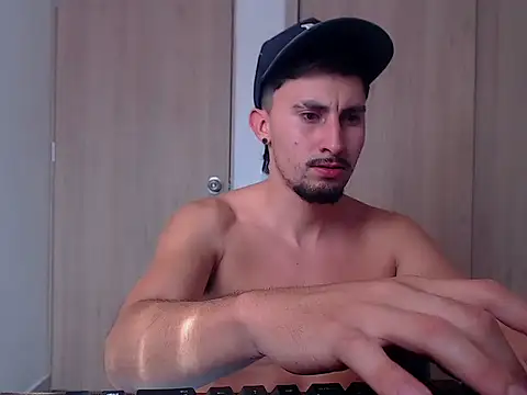 Snapshot of ChrisDamon chatting on September 19, 2025, 2:40 pm ChrisDamon online show from September 19, 2025, 2:40 pm