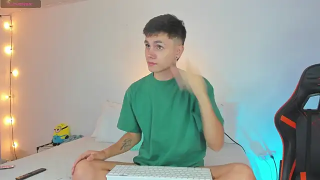 DustinLevine online show from January 20, 2025, 12:49 pm