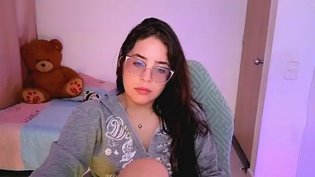  alicia z online show from March 18, 2026, 7:06 pm