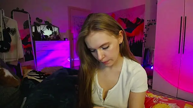 KittyNeon online show from December 20, 2024, 5:29 pm