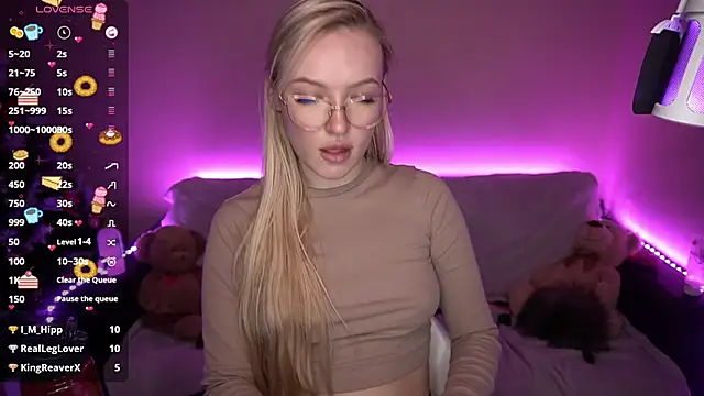 AmandaFiree online show from December 30, 2024, 3:24 pm