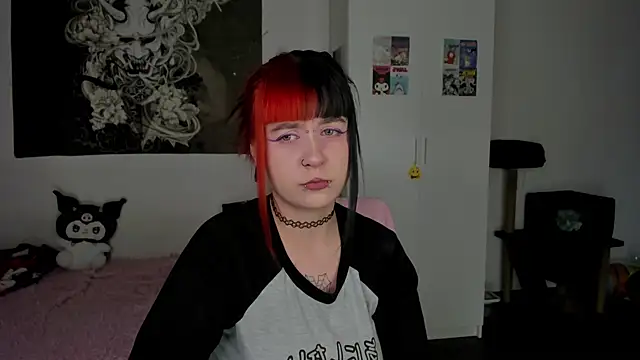 t0riayun0 online show from February 22, 2025, 11:35 pm