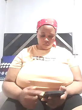 Snapshot of Sexy-queen99xx chatting on September 22, 2025, 7:43 am Sexy-queen99xx online show from September 22, 2025, 7:43 am