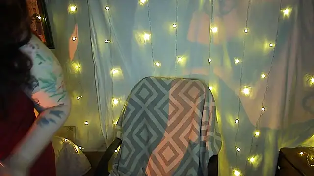 Snapshot of Victoria_Marks chatting on March 23, 2025, 2:04 am Victoria Marks online show from March 23, 2025, 2:04 am