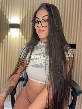 Sarasanders 4 online show from June 2, 2026, 4:36 am