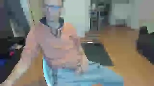 guachin hunk online show from September 16, 2025, 4:02 am