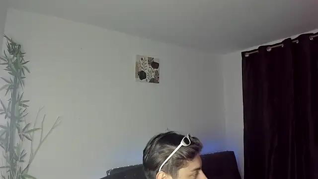 Snapshot of Giordano_Russo chatting on December 12, 2024, 4:37 am Giordano Russo online show from December 12, 2024, 4:37 am