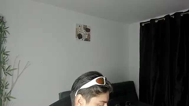 Snapshot of Giordano_Russo chatting on December 13, 2024, 4:54 am Giordano Russo online show from December 13, 2024, 4:54 am