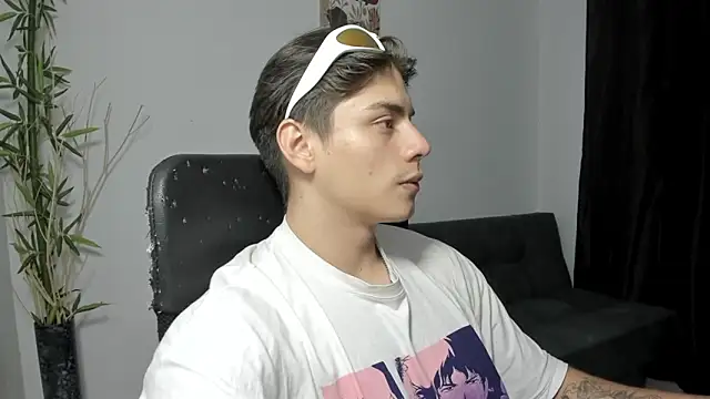 Snapshot of Giordano_Russo chatting on December 13, 2024, 9:09 pm Giordano Russo online show from December 13, 2024, 9:09 pm