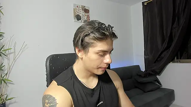 Snapshot of Giordano_Russo chatting on December 26, 2024, 7:49 pm Giordano Russo online show from December 26, 2024, 7:49 pm