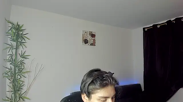 Snapshot of Giordano_Russo chatting on December 27, 2024, 1:53 am Giordano Russo online show from December 27, 2024, 1:53 am