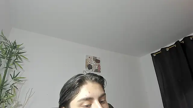 Snapshot of Giordano_Russo chatting on January 4, 2025, 2:35 am Giordano Russo online show from January 4, 2025, 2:35 am