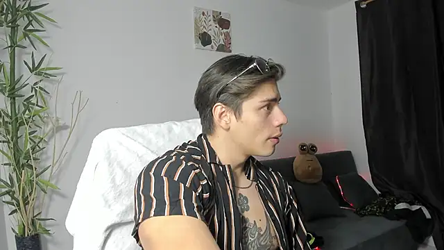 Snapshot of Giordano_Russo chatting on January 6, 2025, 1:53 am Giordano Russo online show from January 6, 2025, 1:53 am