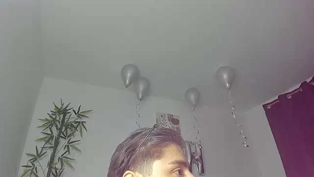 Snapshot of Giordano_Russo chatting on January 18, 2025, 2:25 am Giordano Russo online show from January 18, 2025, 2:25 am