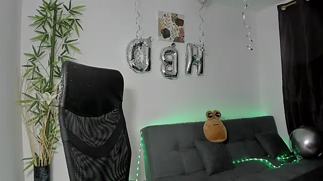 Snapshot of Giordano_Russo chatting on January 18, 2025, 6:24 am Giordano Russo online show from January 18, 2025, 6:24 am