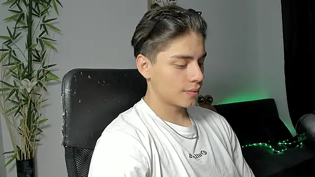 Snapshot of Giordano_Russo chatting on January 25, 2025, 7:39 pm Giordano Russo online show from January 25, 2025, 7:39 pm