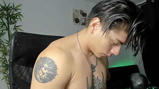 Snapshot of Giordano_Russo chatting on January 29, 2025, 1:38 pm Giordano Russo online show from January 29, 2025, 1:38 pm