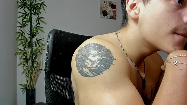 Snapshot of Giordano_Russo chatting on February 14, 2025, 5:25 pm Giordano Russo online show from February 14, 2025, 5:25 pm