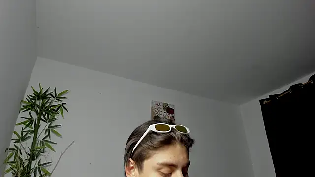 Snapshot of Giordano_Russo chatting on February 16, 2025, 11:16 pm Giordano Russo online show from February 16, 2025, 11:16 pm