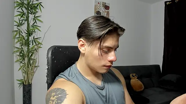 Snapshot of Giordano_Russo chatting on February 26, 2025, 10:09 pm Giordano Russo online show from February 26, 2025, 10:09 pm