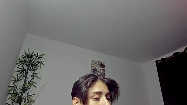 Snapshot of Giordano_Russo chatting on February 28, 2025, 4:43 am Giordano Russo online show from February 28, 2025, 4:43 am