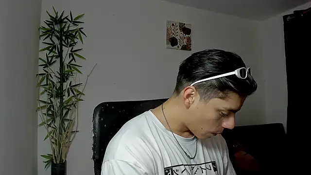 Snapshot of Giordano_Russo chatting on March 2, 2025, 11:42 pm Giordano Russo online show from March 2, 2025, 11:42 pm