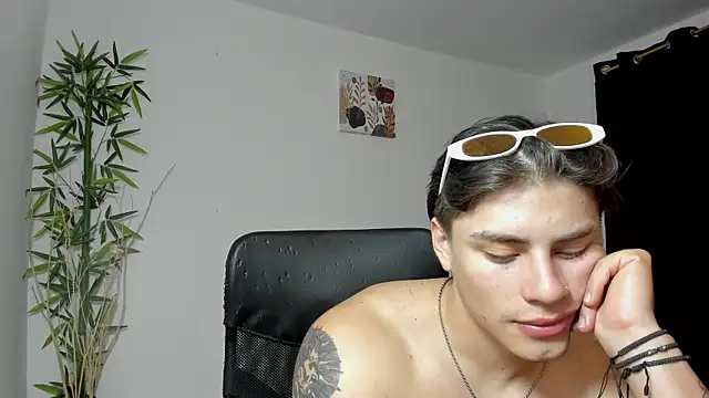 Snapshot of Giordano_Russo chatting on March 5, 2025, 5:50 am Giordano Russo online show from March 5, 2025, 5:50 am