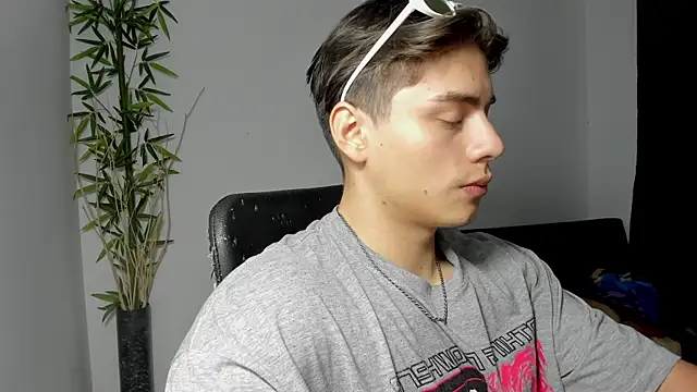 Snapshot of Giordano_Russo chatting on March 5, 2025, 7:17 pm Giordano Russo online show from March 5, 2025, 7:17 pm