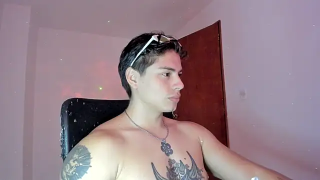 Snapshot of Giordano_Russo chatting on September 12, 2025, 9:26 pm Giordano Russo online show from September 12, 2025, 9:26 pm