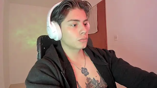 Snapshot of Giordano_Russo chatting on September 14, 2025, 4:28 pm Giordano Russo online show from September 14, 2025, 4:28 pm