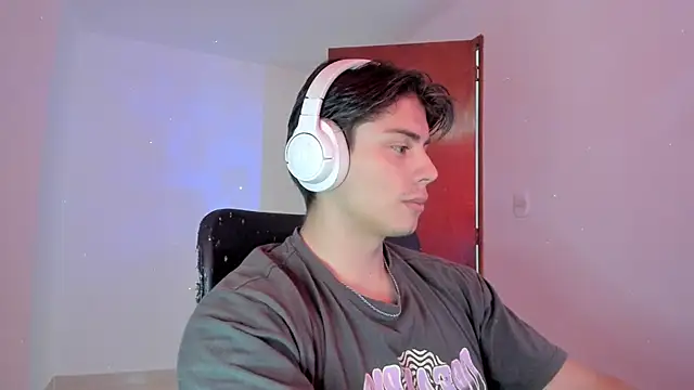 Snapshot of Giordano_Russo chatting on September 30, 2025, 6:02 pm Giordano Russo online show from September 30, 2025, 6:02 pm