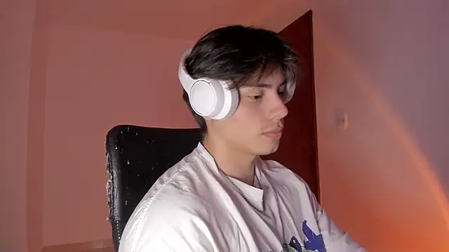 Snapshot of Giordano_Russo chatting on October 11, 2025, 8:29 pm Giordano Russo online show from October 11, 2025, 8:29 pm