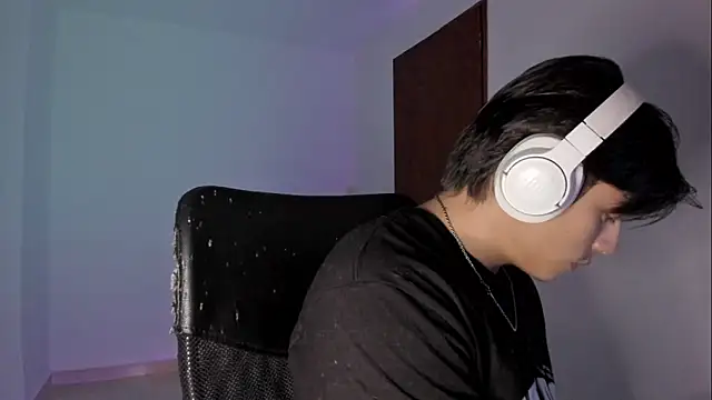 Snapshot of Giordano_Russo chatting on October 22, 2025, 10:31 pm Giordano Russo online show from October 22, 2025, 10:31 pm