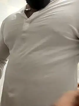 alexhunk09 online show from November 14, 2025, 10:47 am