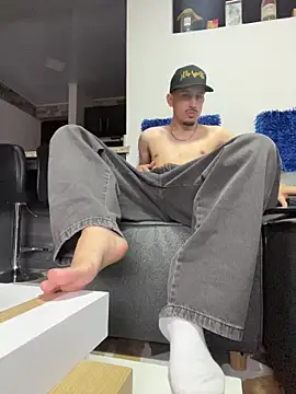 Snapshot of Pablo_Grays chatting on November 15, 2025, 9:43 pm Pablo Grays online show from November 15, 2025, 9:43 pm