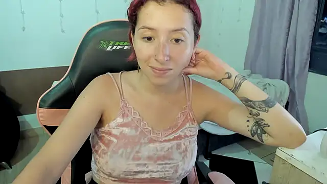 Snapshot of Ginger_Sweetty chatting on February 7, 2025, 1:36 am Ginger Sweetty online show from February 7, 2025, 1:36 am