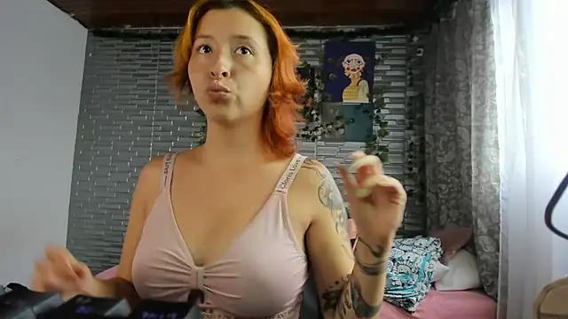 Snapshot of Ginger_Sweetty chatting on October 27, 2025, 6:23 pm Ginger Sweetty online show from October 27, 2025, 6:23 pm