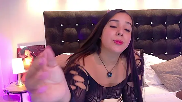 ValenScott1 online show from February 13, 2026, 1:18 pm