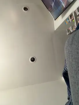 JRealz14 online show from April 27, 2026, 2:26 pm