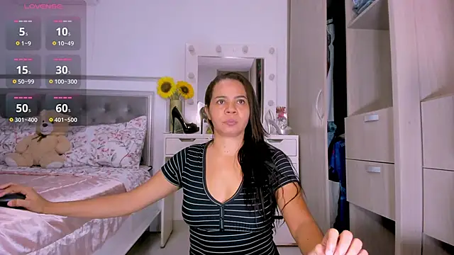 sharonDulce online show from December 18, 2025, 5:02 am