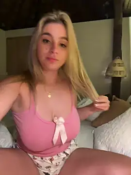 oriana zoeee online show from March 21, 2025, 6:05 am