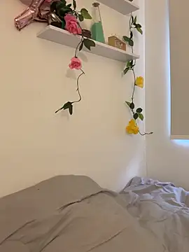 oriana zoeee online show from December 1, 2025, 10:15 pm