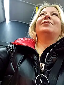 Arina smiles online show from January 24, 2025, 3:13 pm