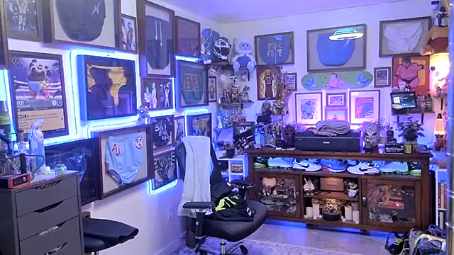 Briefs bud online show from September 13, 2025, 3:17 am