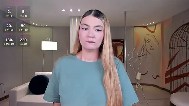 Snapshot of NiaHolland chatting on May 5, 2026, 7:22 pm NiaHolland online show from May 5, 2026, 7:22 pm